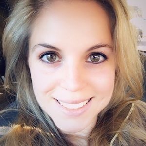 Meet your Posher, Elyse